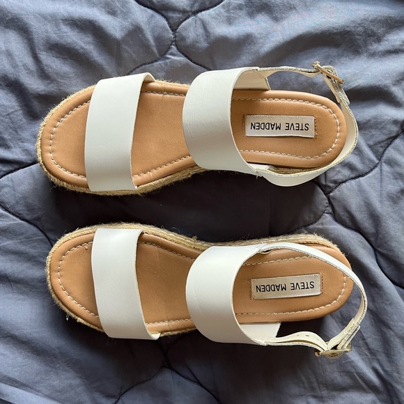 Steve Madden Shoes - Steve Madden White Catia Wedges size 7